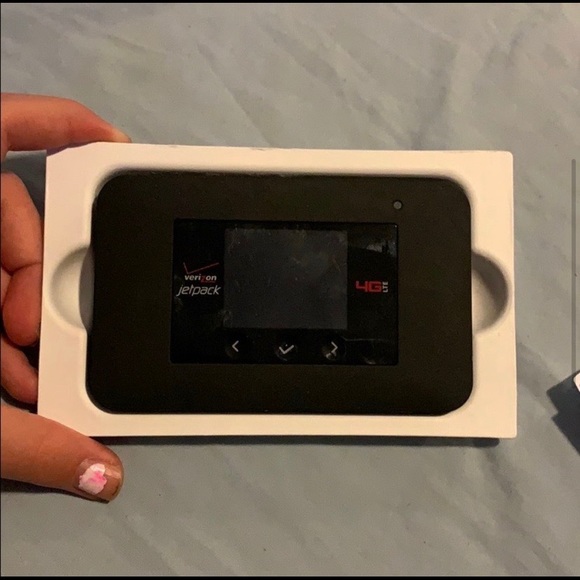 Verizon Jetpack portable WiFi - Picture 2 of 7